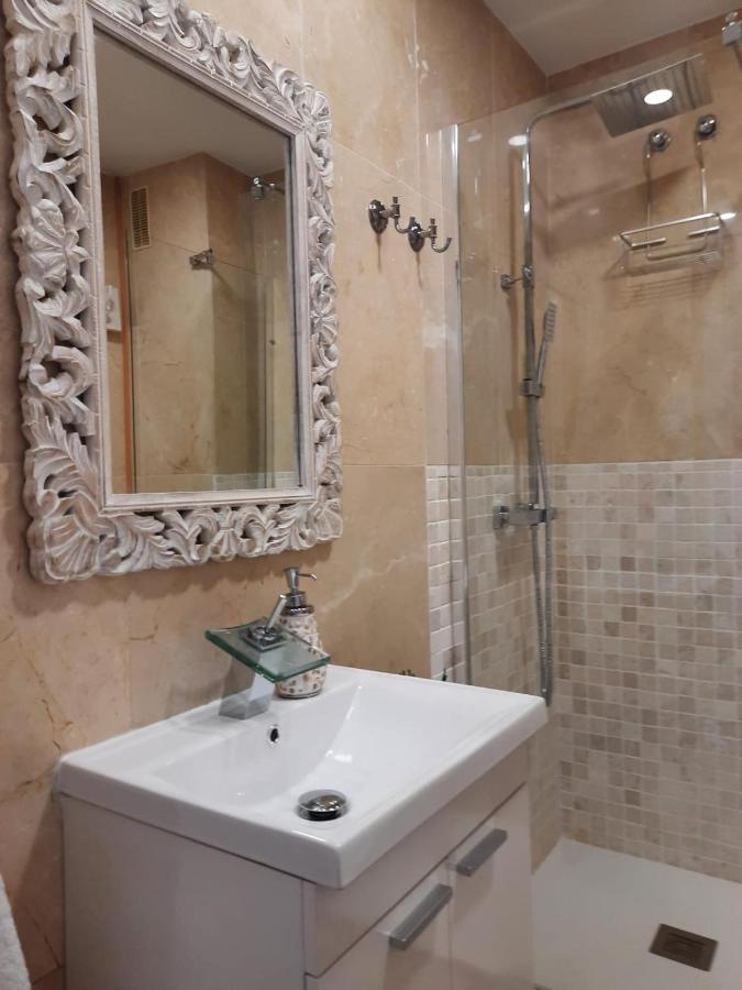 Fuengirola Apartment Carvajal Front Line Primera Linea Bagian luar foto